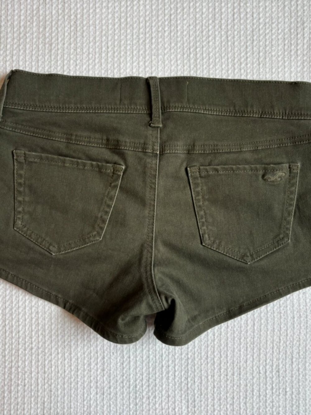 HOLLISTER Olive Green Low-Rise Short Shorts Size 1/25 - Picture 4 of 9